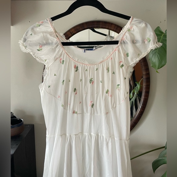 Vintage Dresses & Skirts - Miss Sirene night gown